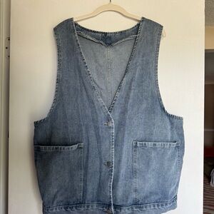 Over sized DenimVest with Pockets ✨